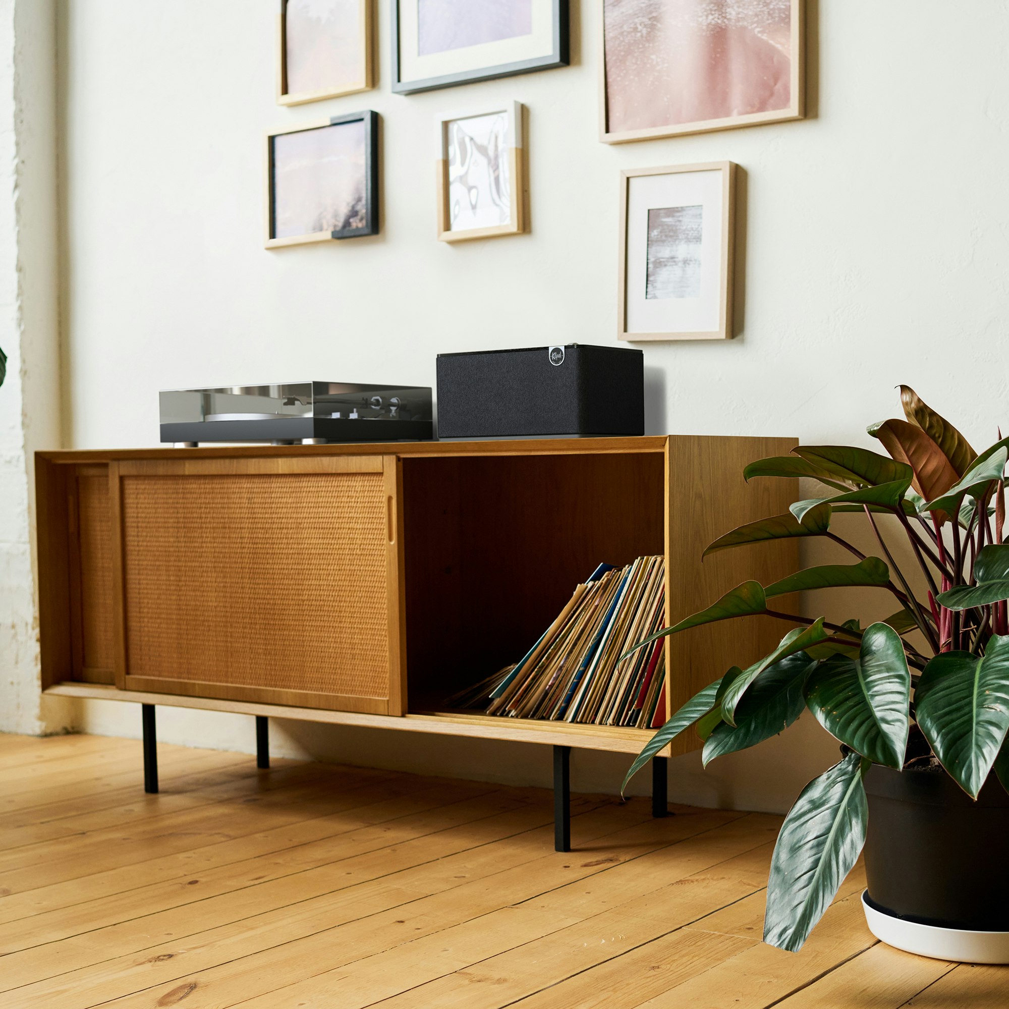 Klipsch The Three Plus with Turntable MOBILE